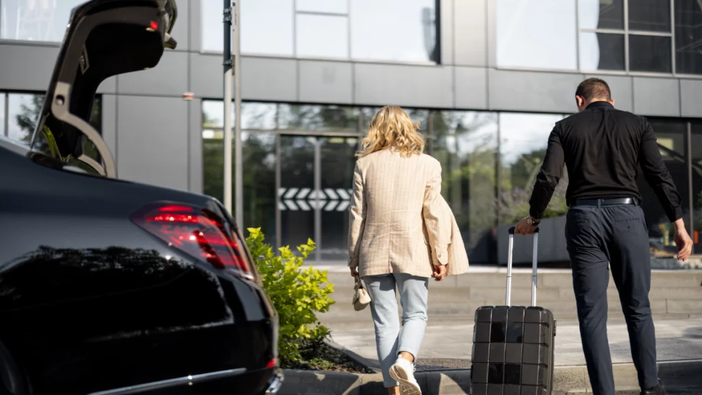 Luxury Boston airport to Harvard transportation limousine and shuttle service