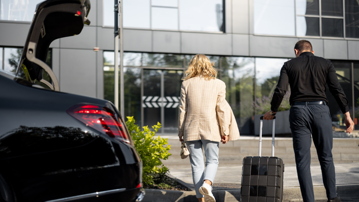 Luxury Boston airport to Harvard transportation limousine and shuttle service