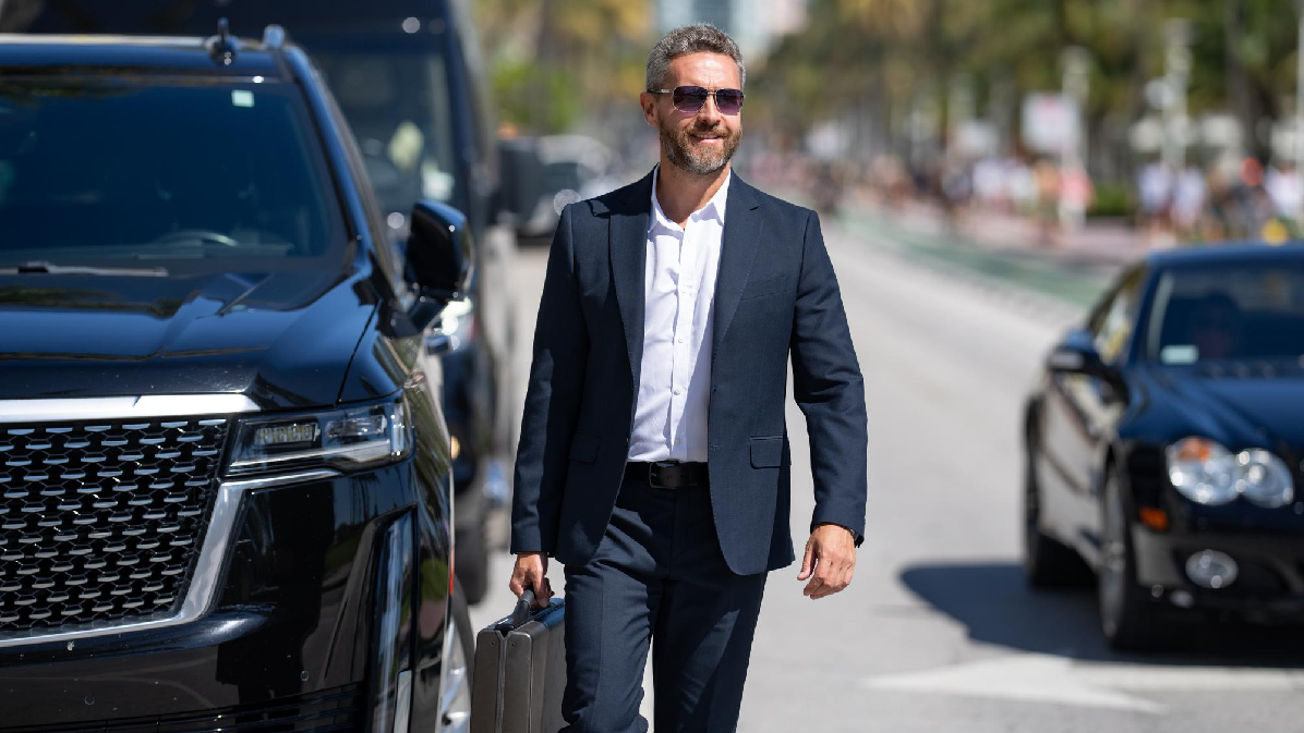 Boston executive transportation with luxury limo service and VIP chauffeur
