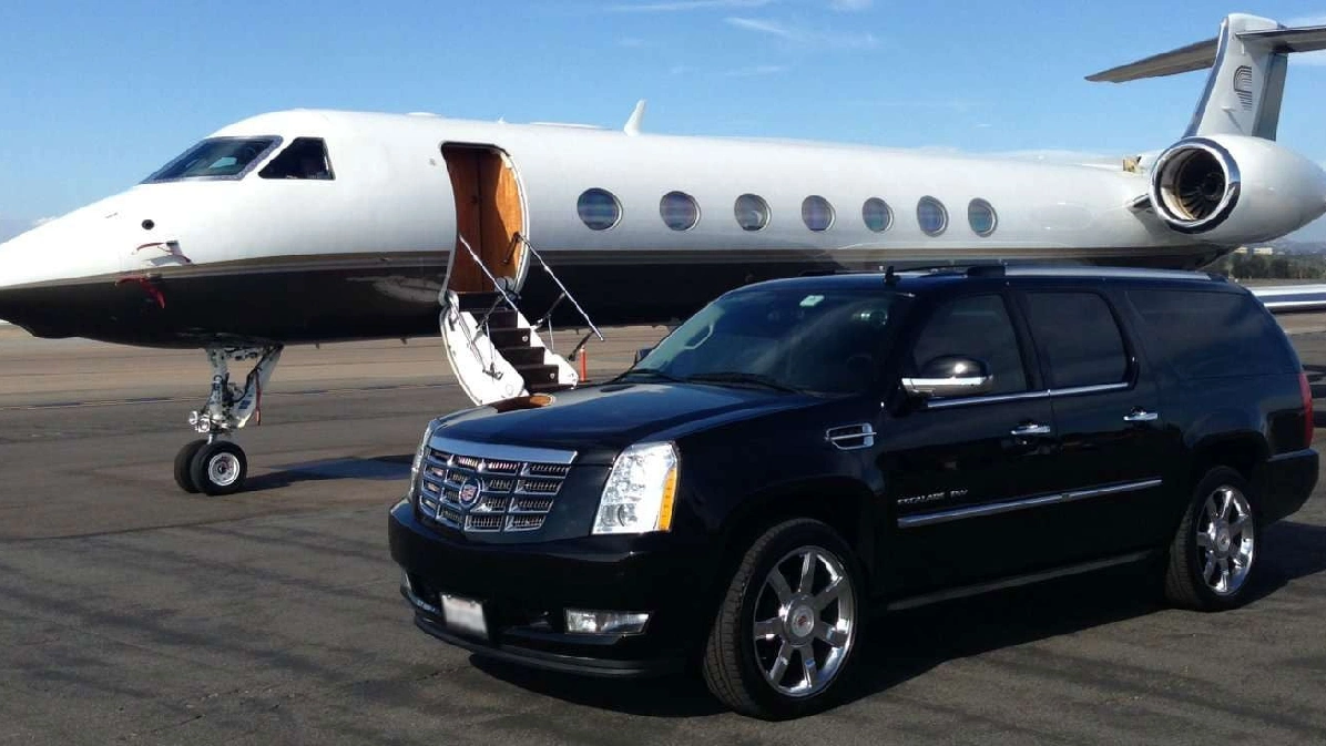 Executive black limo in Waltham ready for Logan Airport trip