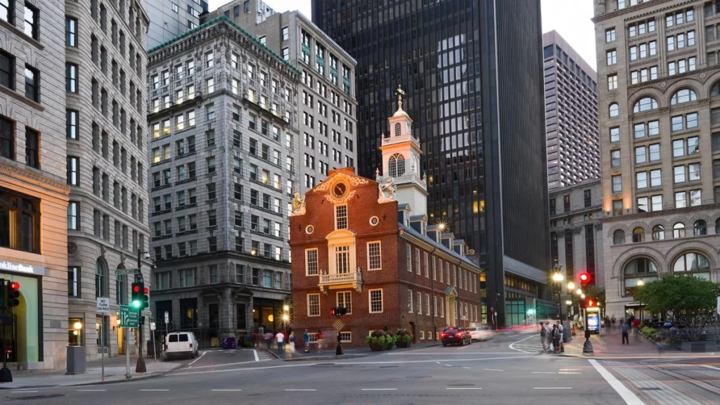 Logan Airport to Downtown Boston – Luxury Limo and Shuttle Transfers
