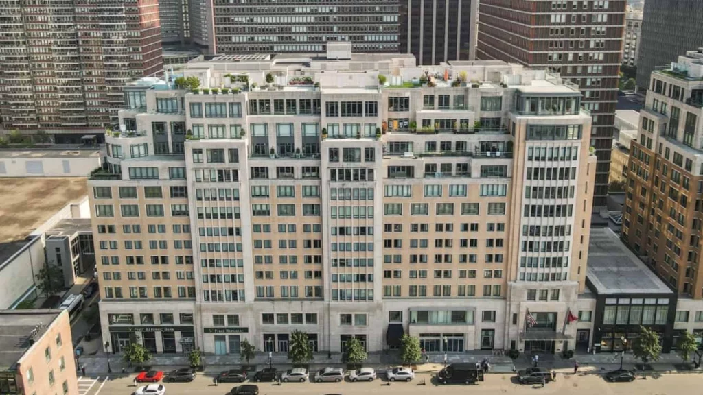 Chauffeur Limo Service Logan Airport to Mandarin Oriental Boston