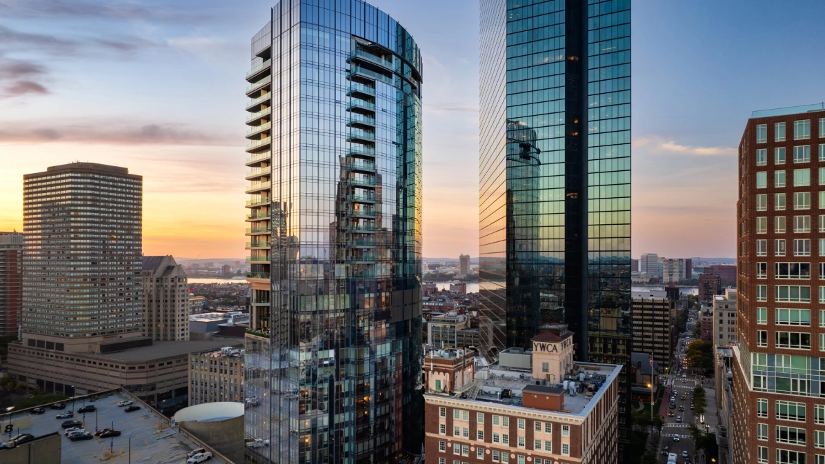 Chauffeur Limo Service from Logan Airport to Raffles Boston