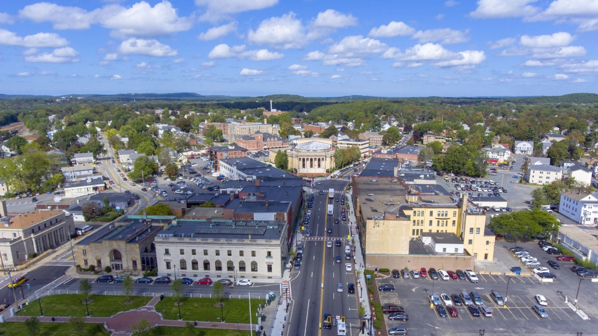 Premium car and limo service in Framingham MA with airport transfers