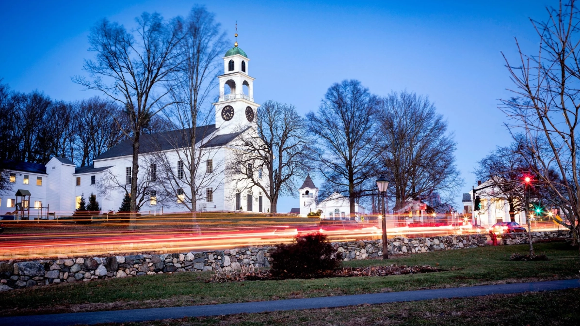 Luxury limousine and black car service in Sudbury MA with airport transfers