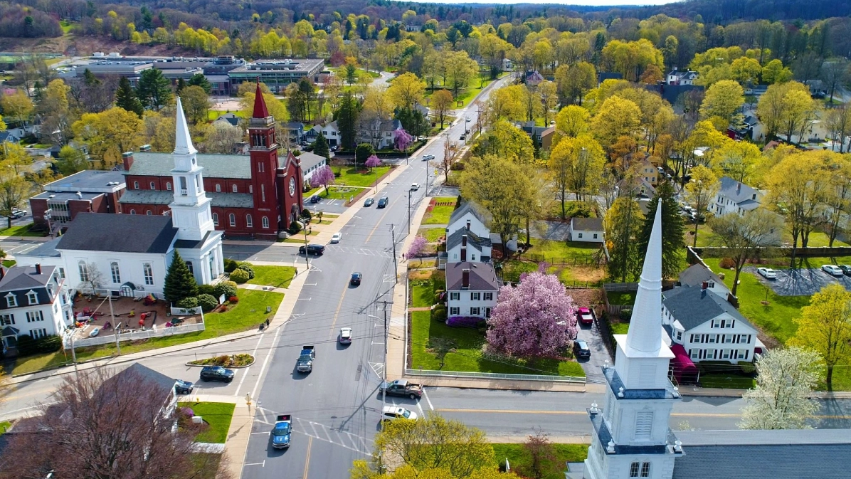 luxury limousine and black car service in Westborough MA with airport transfers