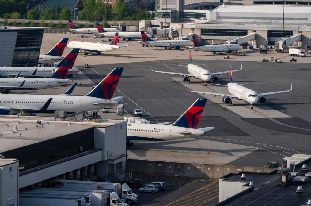 Black car service Boston Logan with luxury chauffeur transportation