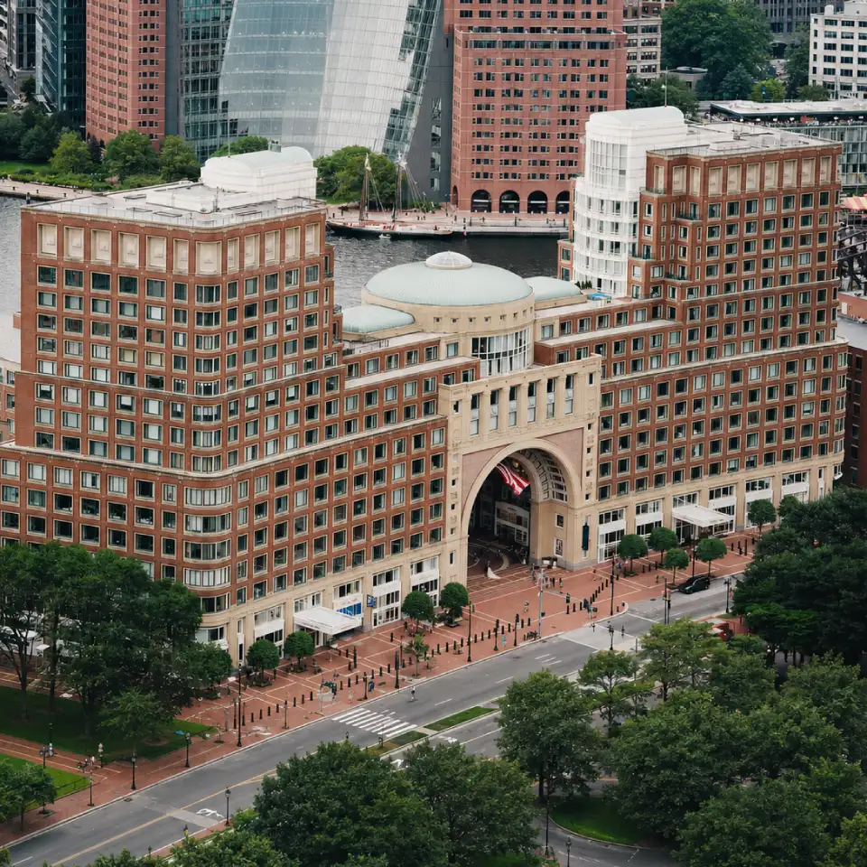 Boston Airport to Boston Harbor Hotel transportation for Waterfront Business Stays