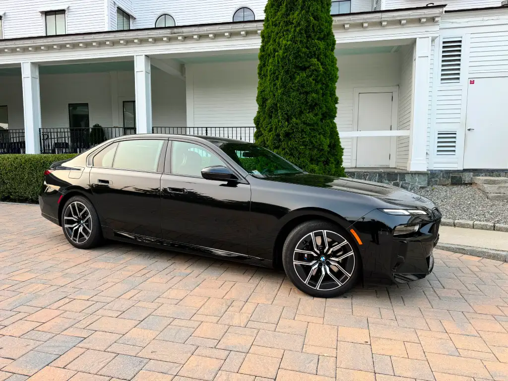 A Senior Executive Choice: Premium Sedan Car Service Boston